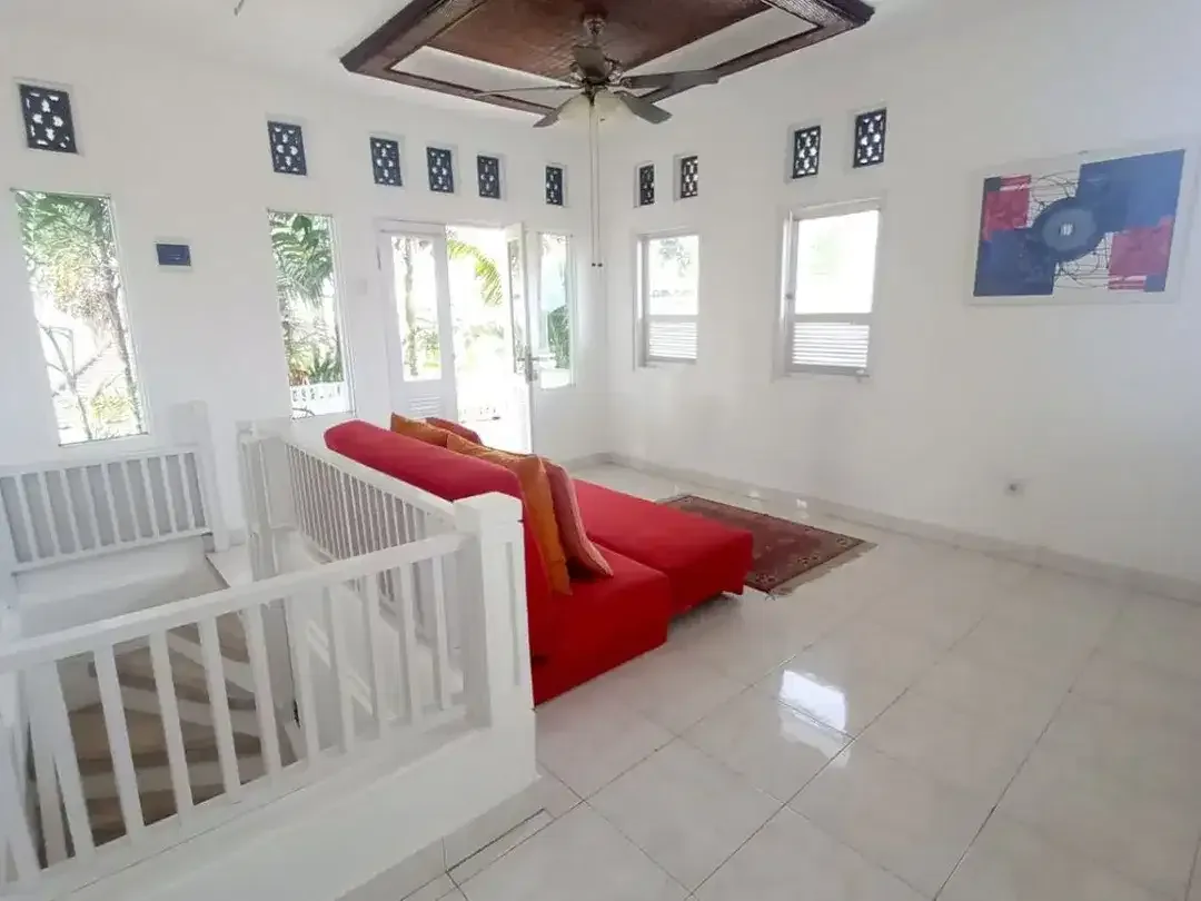 DISEWAKAN VILLA LEASEHOLD 2,5 TAHUN – NYAMAN, MODERN, DAN SIAP HUNI - Image 3 of 10
