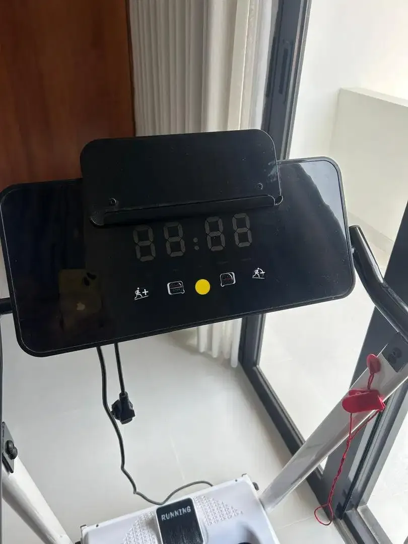 Dijual Alat Treadmill kondisi bagus spt baru - Image 4 of 4