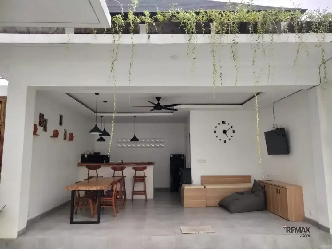 Villa 2 Kamar Tidur Disewakan di Mertasari Sanur - Image 1 of 10