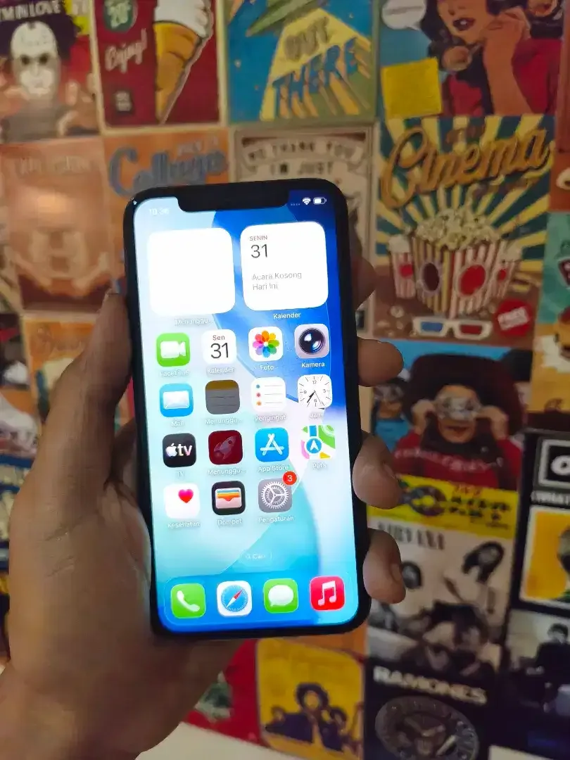 iPhone 11 pro 256gb bisa pakai kartu XL yg lain belum nyoba - Image 2 of 3