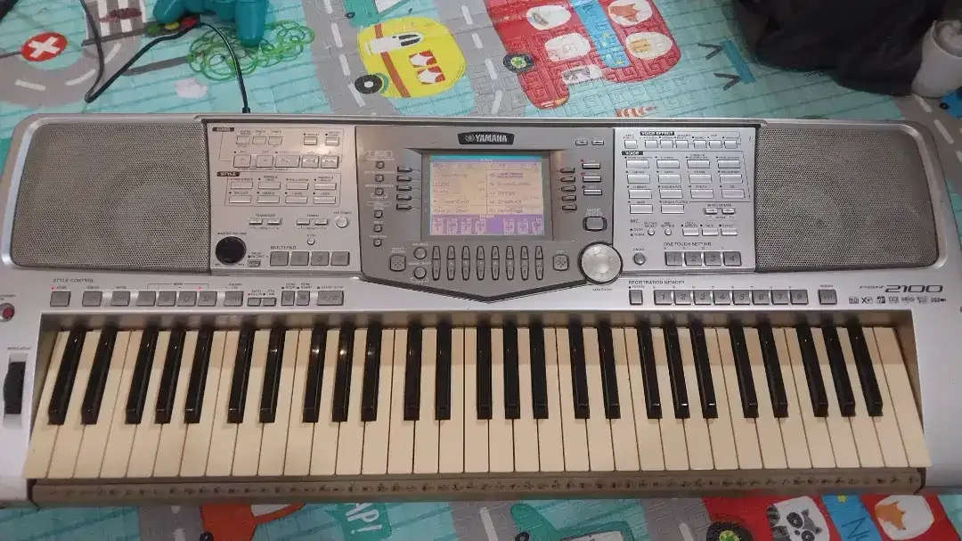 Keyboard organ piano yamaha psr 2100 - Image 1 of 3
