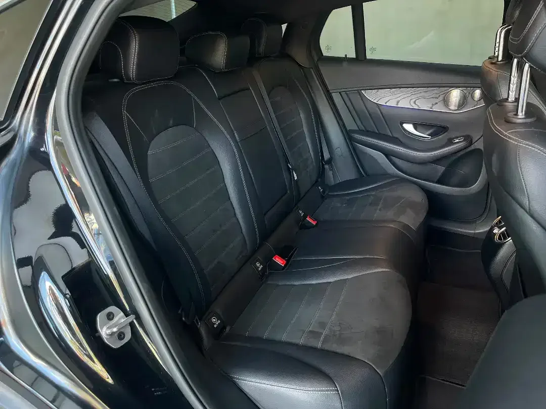 Mercedes-Benz GLC 300 4MATIC COUPE A/T 2022 HITAM METALIK - Image 7 of 10