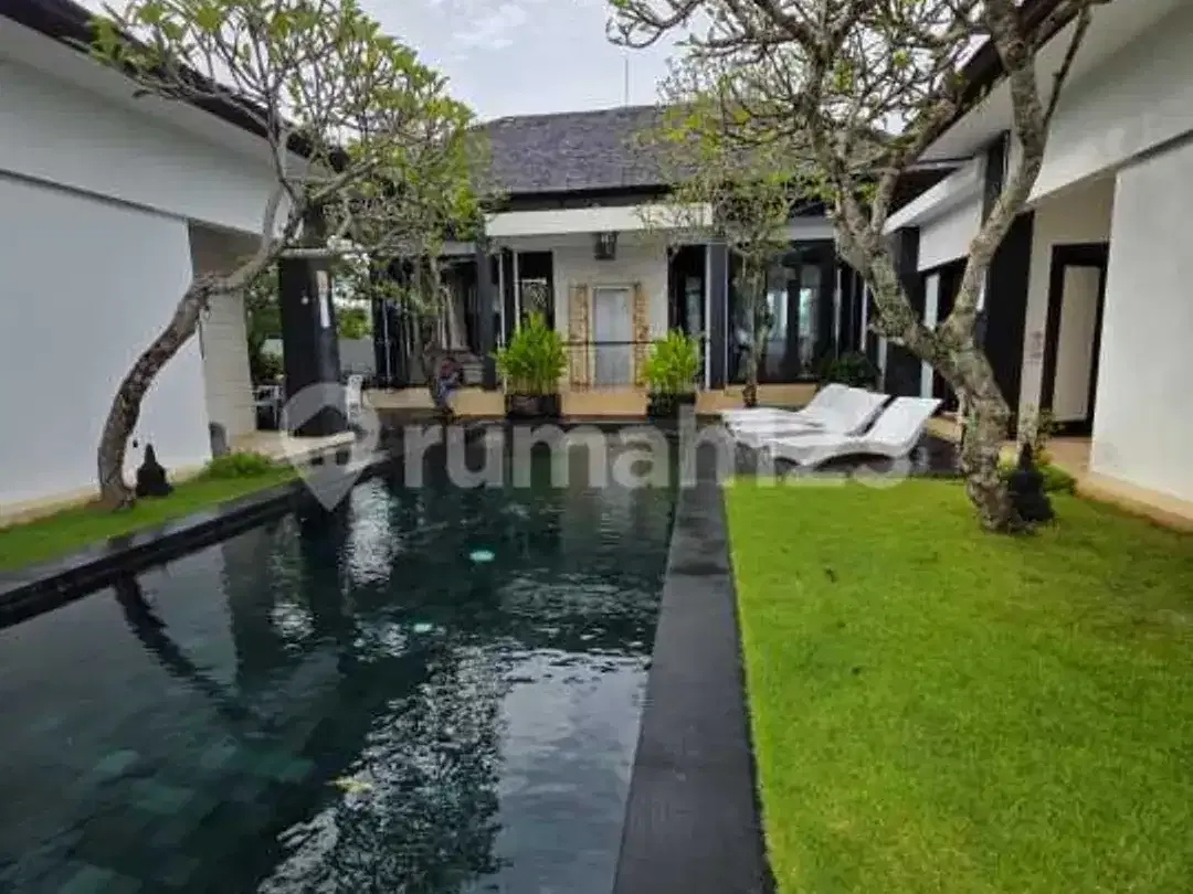 Villa Mewah 4 Kamar dengan Private Beach, Nusa Dua Bali - Image 3 of 5