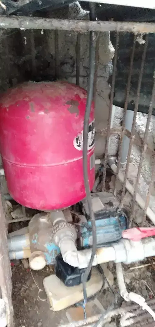 Teknisi panggilan perbaikan segala jenis listrik dan masalah air - Image 4 of 5