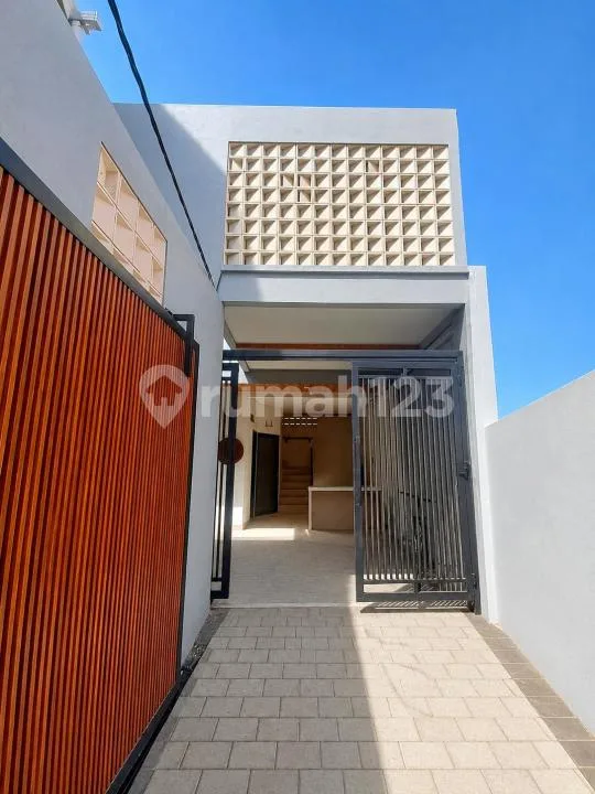 Fully Furnished Guest House In A Strategic Location (Sanur) - Image 2 of 4