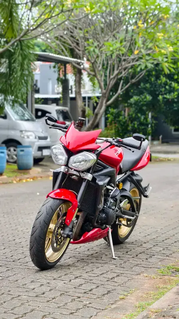 Triumph Street Triple 675 2012 FP,  modif banyak, cakep, siap gas - Image 8 of 10