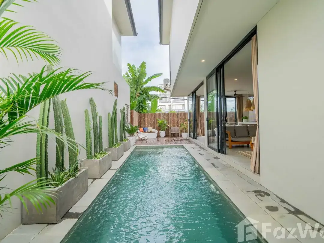 4 Bedroom Villa for sale in Batu Bolong, Bali - Image 1 of 10