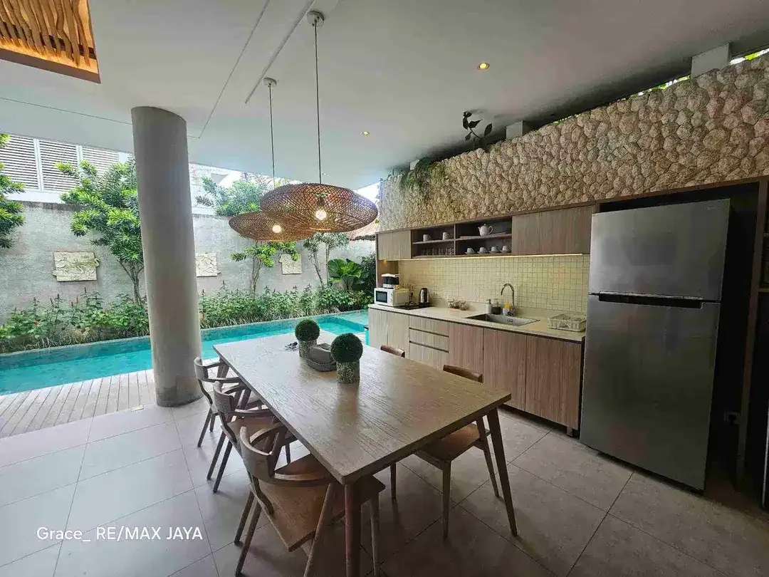 Two Bedroom Modern Tropical Villa at Seminyak Kuta, walking distance to Beach - Image 3 of 7