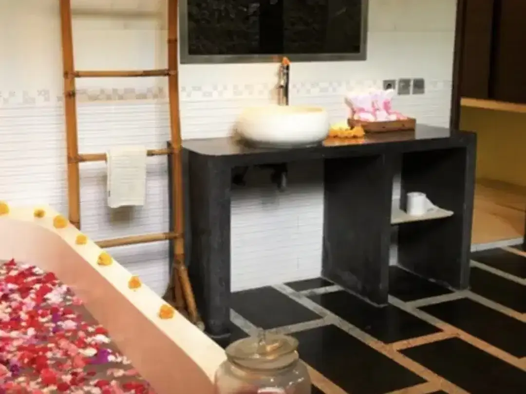 9 Bedroom Hotel for sale in Karangasem, Bali - Image 5 of 10