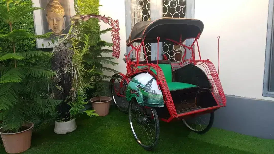 BECAK.BECAK ONTHEL.BECAK LAWASAN.BECAK PAJANGAN KOLEKSI,BECAK ANTIK - Image 1 of 1