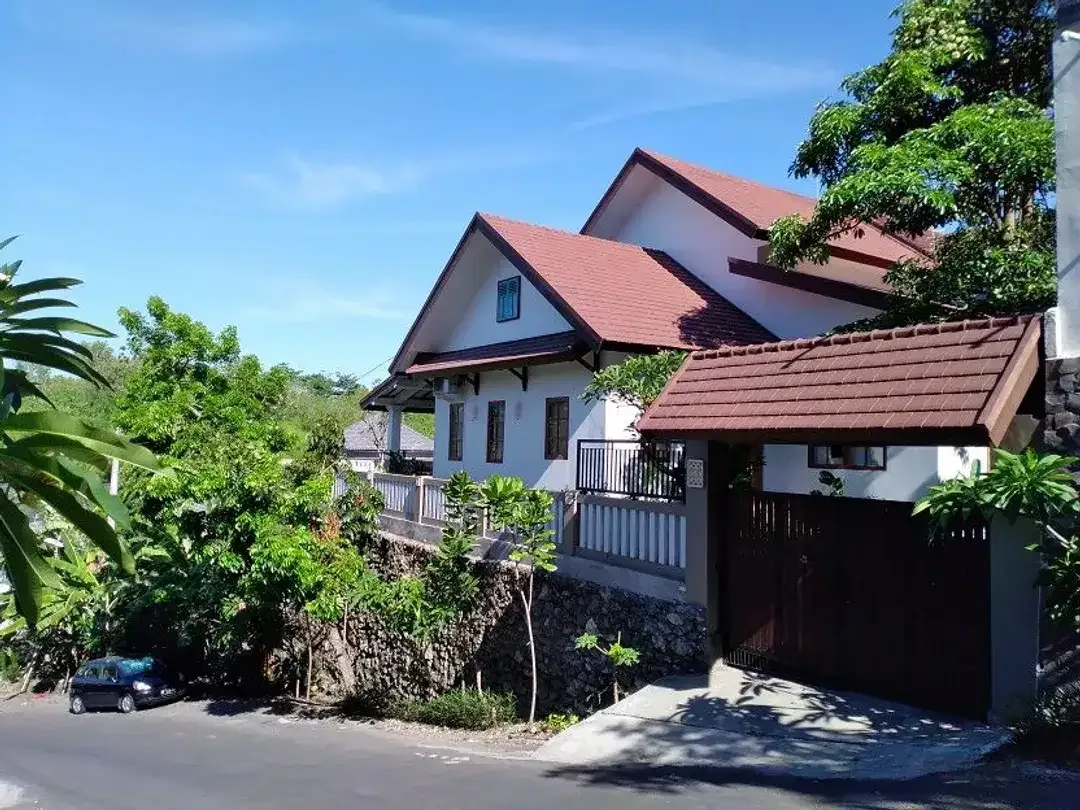 Villa 3 Bedrooms Taman Luas di Jl Taman Giri Jimbaran - Image 3 of 10