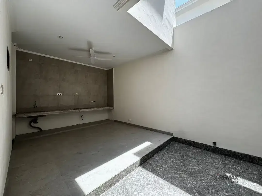 Rumah Cantik Full Furnished Disewakan di Beji Ayu, Seminyak Area - Image 4 of 7
