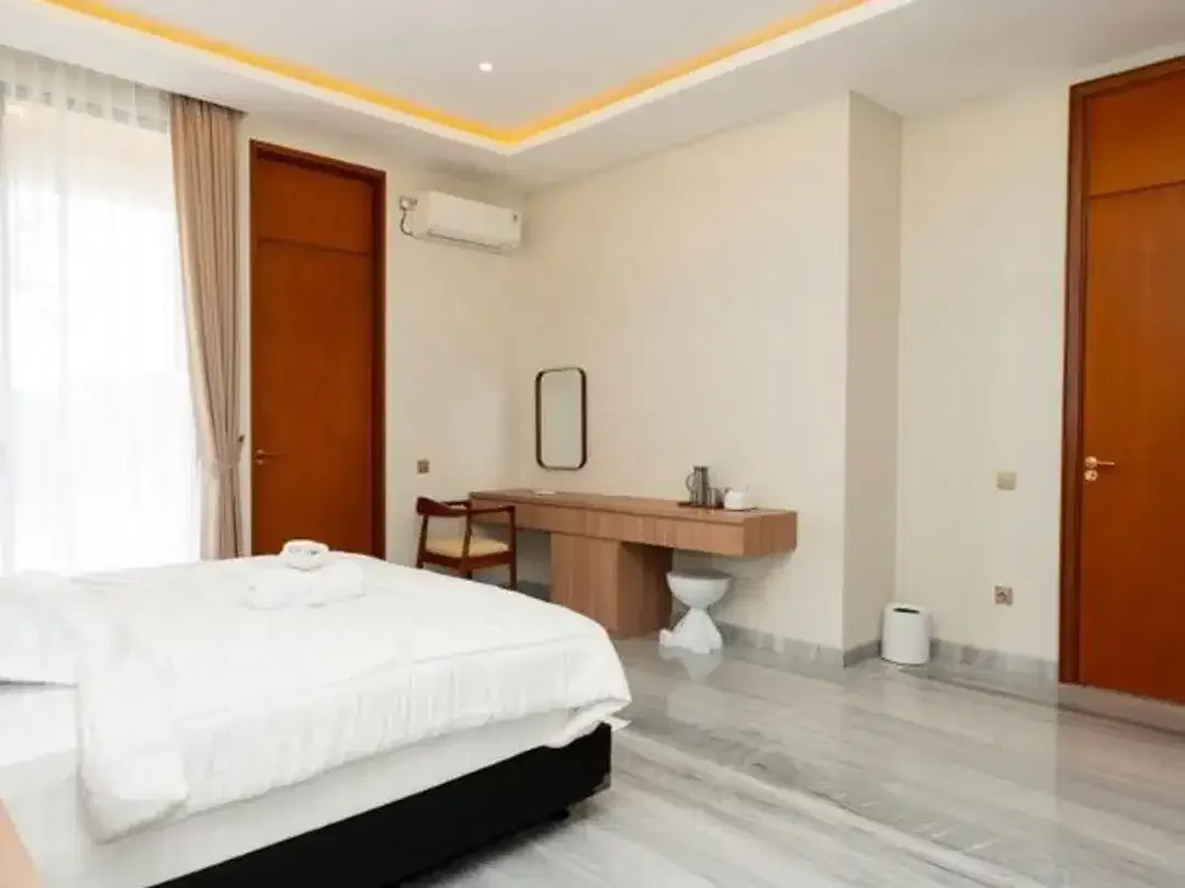 VILLA LUXURY TROPIS MODERN  IN UMALAS KEROBOKAN - Image 8 of 10