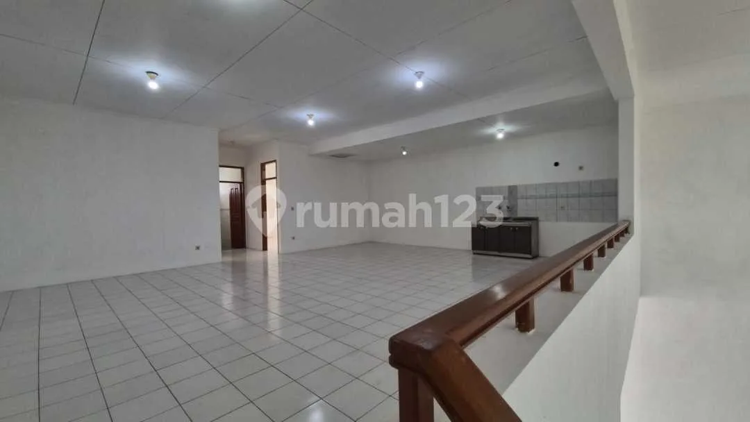 Ruko Bonus Tanah Siap Huni di Area Denpasar Barat - Image 3 of 4