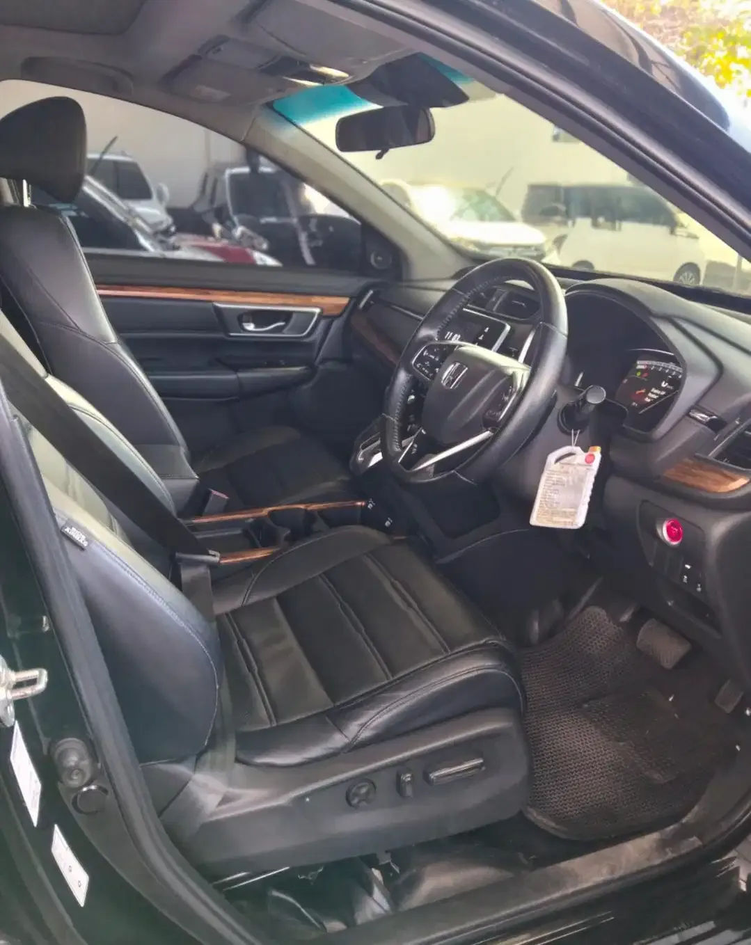 Honda CR-V Prestige 2022 Hitam A/T 1.5cc - Image 8 of 10