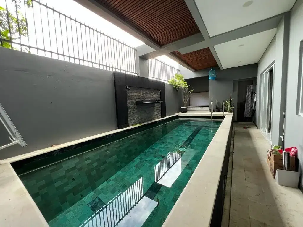 Dijual rumah minimalis lantai 2 kerobokan - Image 2 of 10