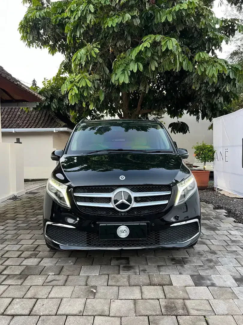 MERCEDES BENZ V250 AVANTGARDE 2022 BLACK LOMBARDI - Image 2 of 10