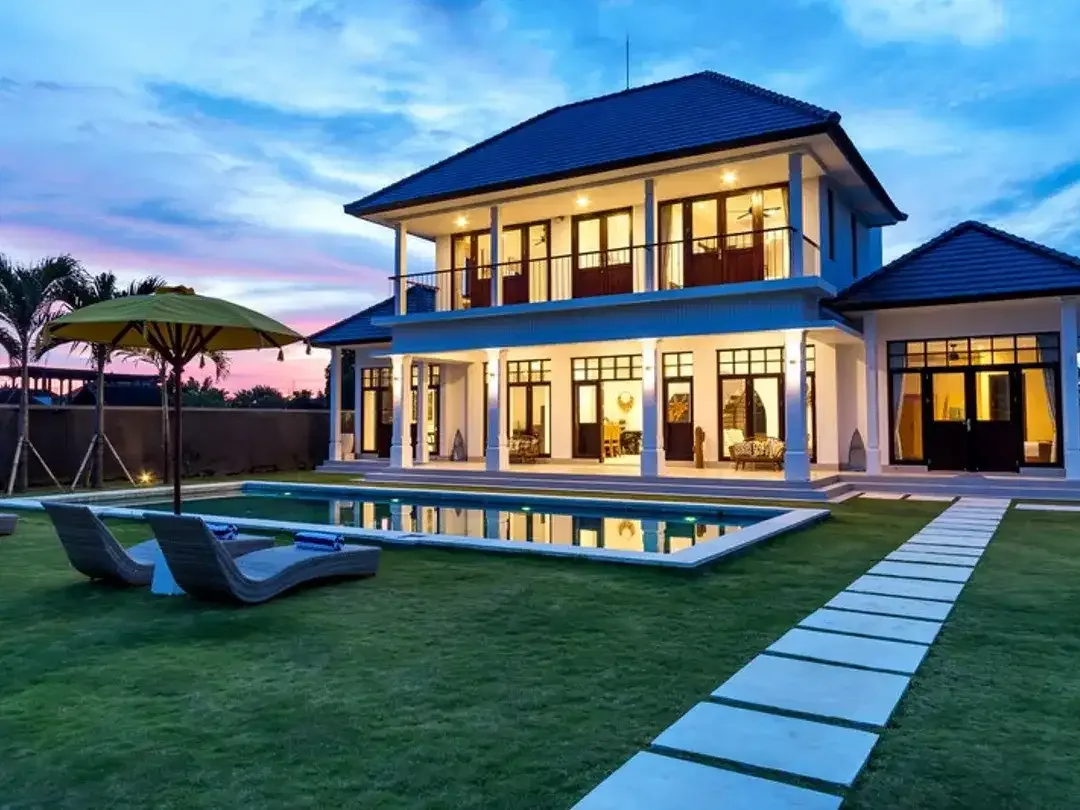 Leasehold - Luxury 5BR Estate - Prime Location Near Beach & Club in Canggu - Image 1 of 10