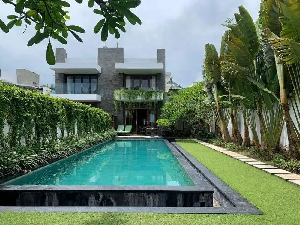 FOR SALE OVERLOOKING THE OCEAN BEACHFRONT VILLA KERAMAS - Image 10 of 10