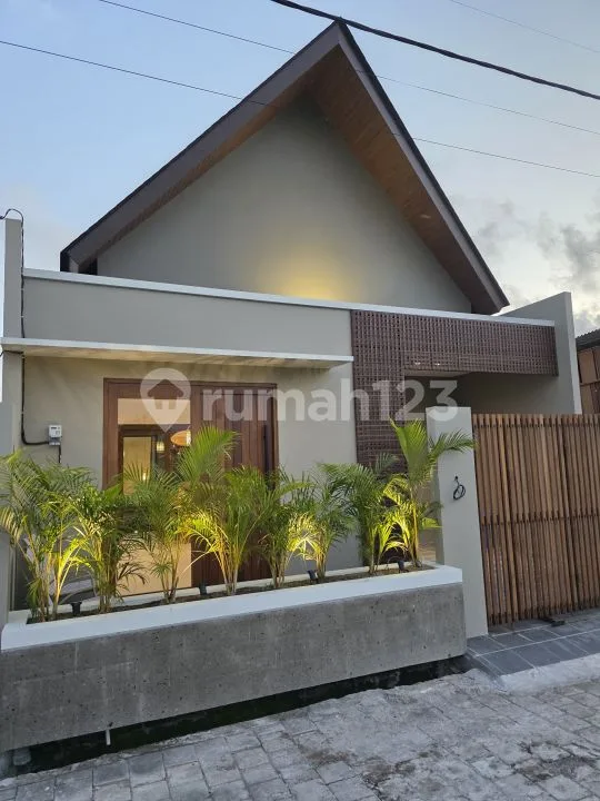 Villa Baru Ekslusif Dekat Pantai Kedungu - Image 1 of 4