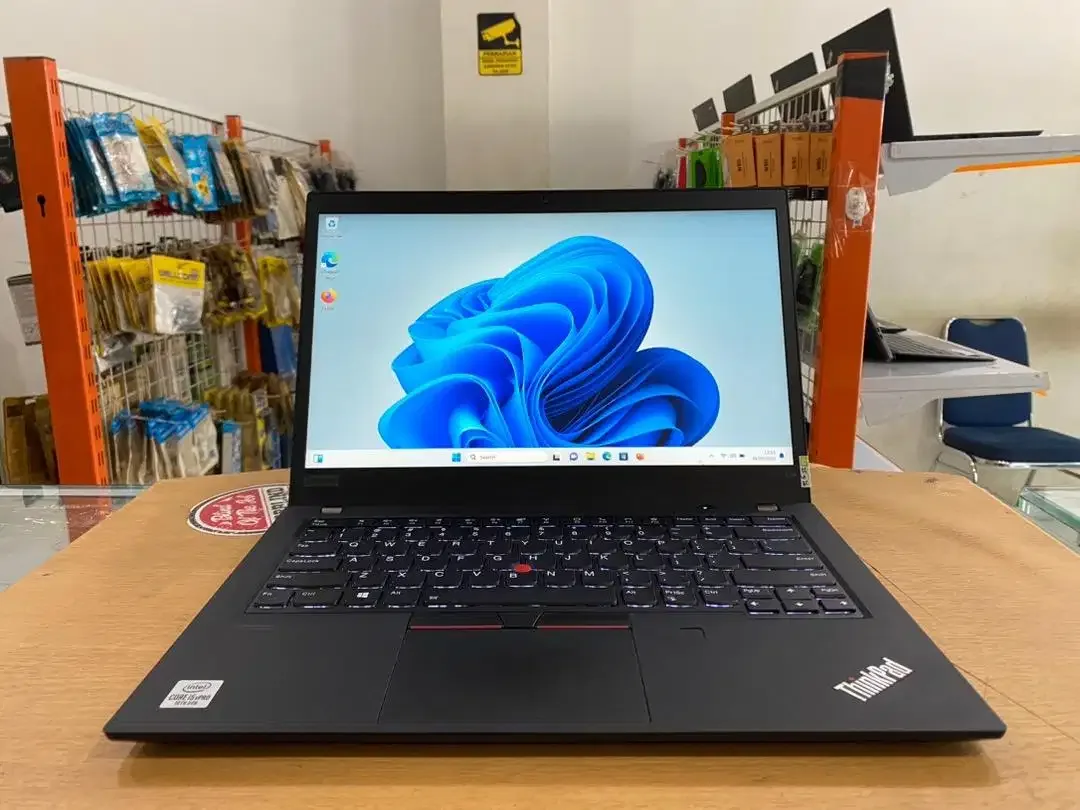 Lenovo ThinkPad T14 Intel Core i5Gen10, Ram 16GB, SSD 256GB Slim Mulus - Image 1 of 10