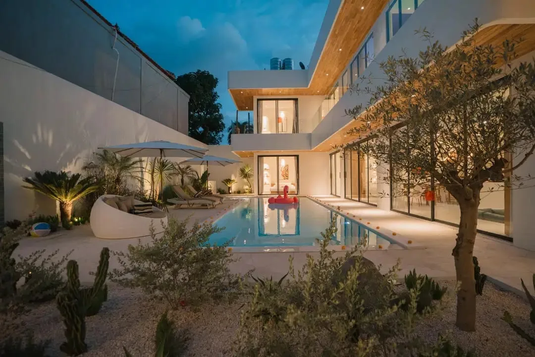 Villa Mewah Baru 5KT dengan Kolam Besar di Jimbaran Bali - Image 1 of 10