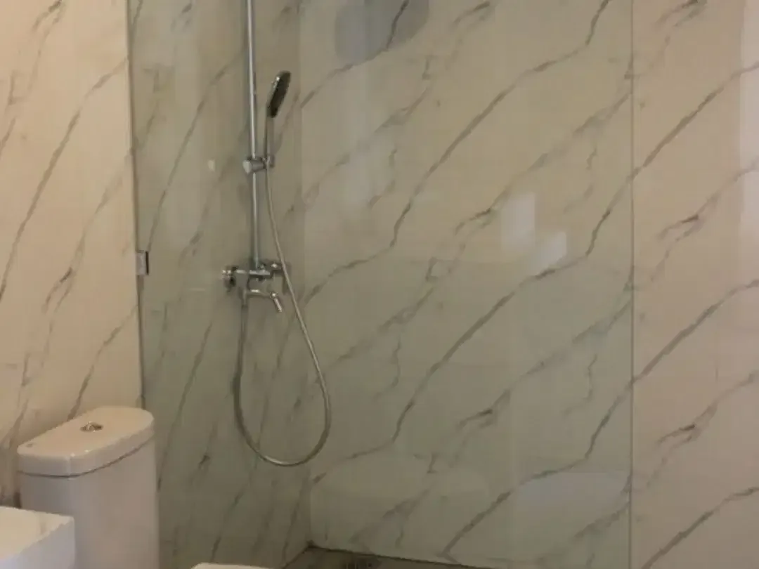 RUMAH MODERN IN PRESTIGIOUSE PURI GADING JIMBARAN - Image 8 of 10