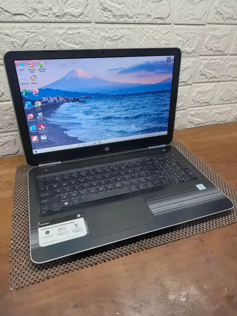 HP Pavilion 15 intel Core i5 Gen-6 (8/256gb) 15,6 inch Touchscreen - Image 1 of 2