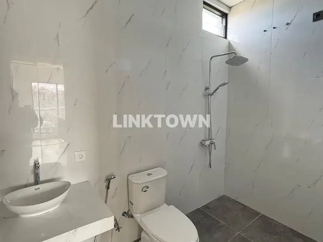 Dijual rumah modern tropis siap huni lokasi sangat strategis terletak di Jalan Saridana, Denpasar - Image 4 of 9