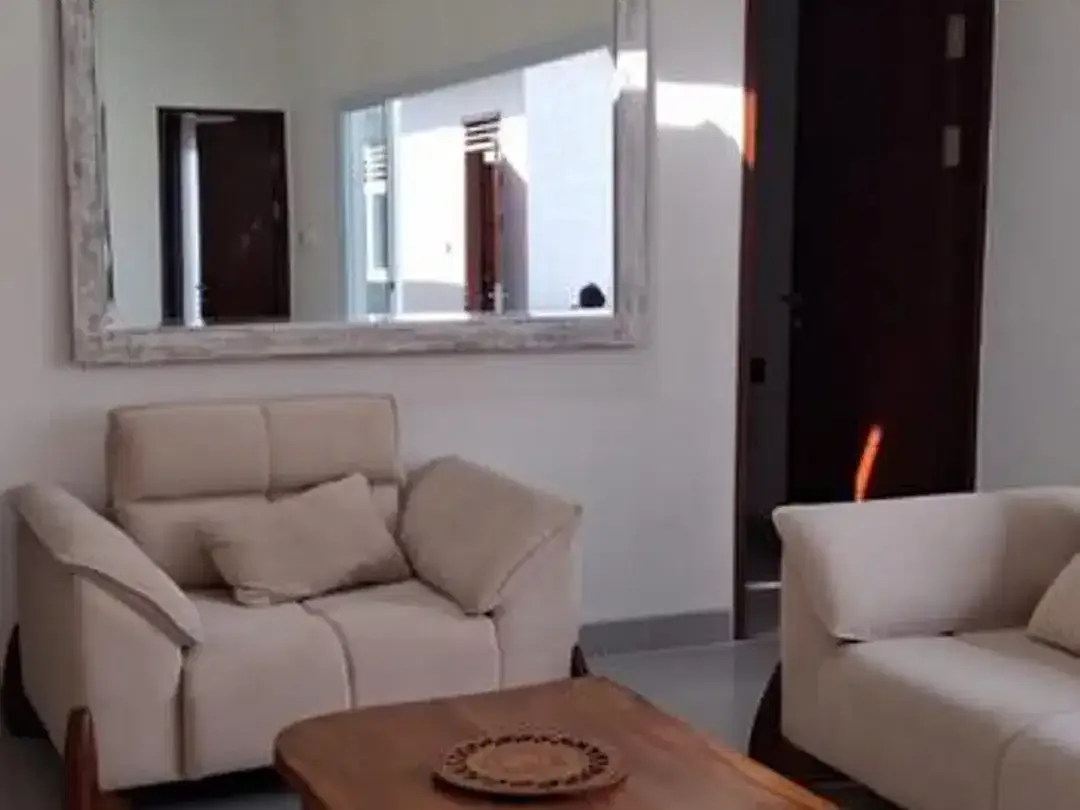 Villa Nyaman Fully Furnished 3 Kamar Tidur Disewakan di Sanur Kaja - Image 3 of 8