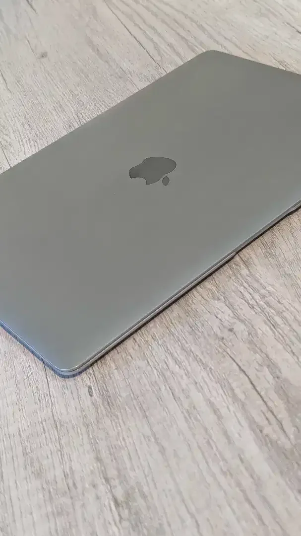MACBOOK AIR 2019 - Image 7 of 9