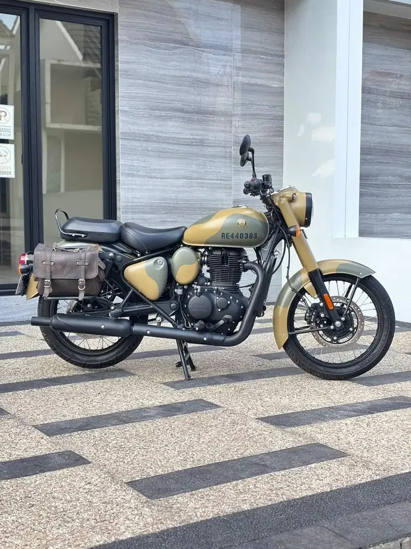 Like New Royal Enfield 350 Classic thn 2025 Comando Sand Koko Motor - Image 6 of 10