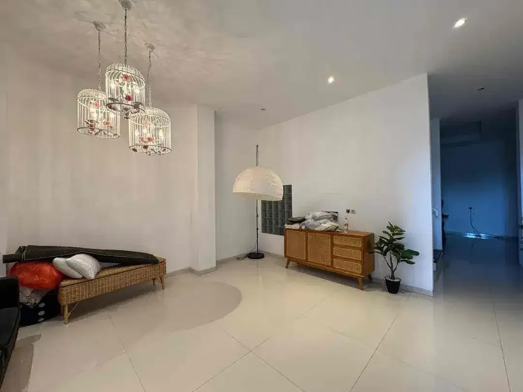 Di jual Rumah Lantai 3
Lokasi di Jln Dewi Sri Kuta badung bali - Image 10 of 10