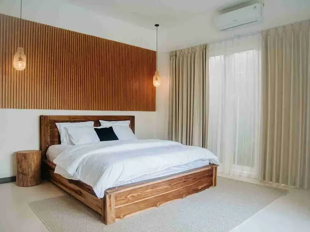 DISEWAKAN VILLA BAGUS DAN LUAS SEKALI STRATEGIS DI TIBUBENENG, CANGGU, BALI - Image 7 of 10