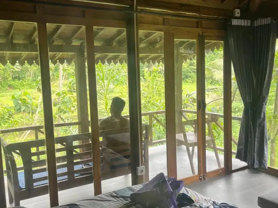 DIJUAL DISEWAKAN RESTO & VILLA EKSOTIS DI JATILUWIH – LAHAN 2.400 M² DENGAN VIEW SAWAH & GUNUNG BATUKARU - Image 6 of 10