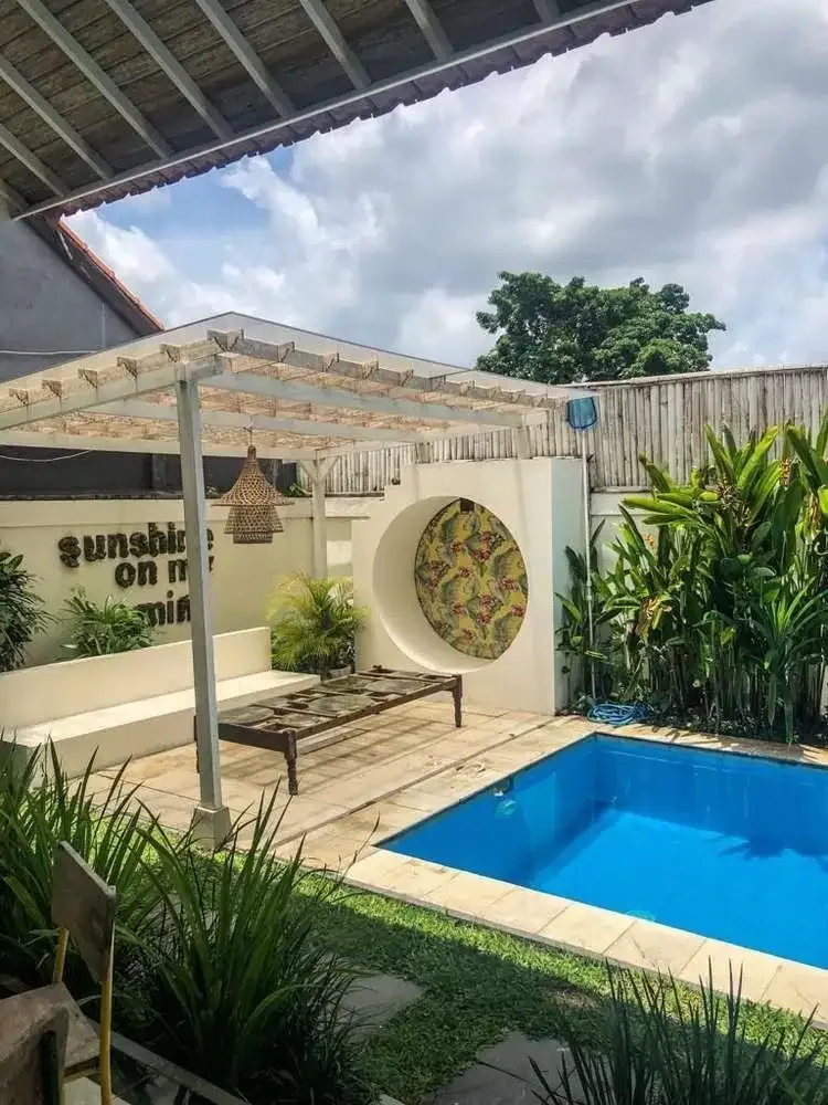 DIJUAL VILLA MINIMALIS FURNISHED LOKASI PERERENAN - Image 7 of 10