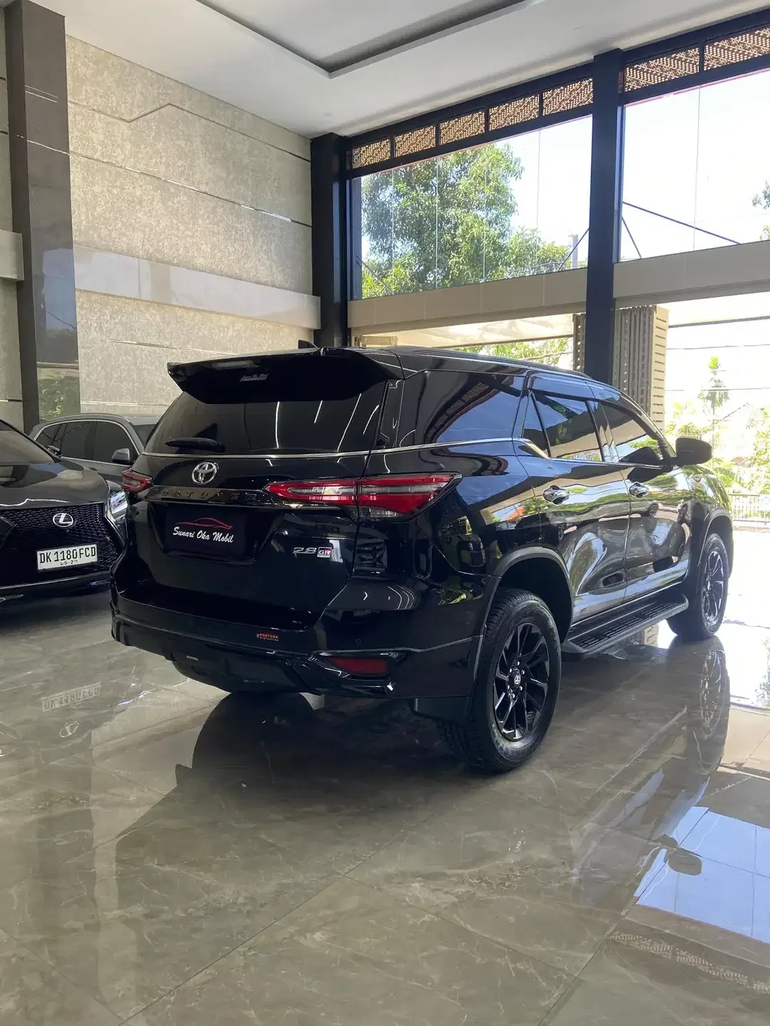 Fortuner GR 2023 Asli Bali Low KM 10rb - Image 4 of 10