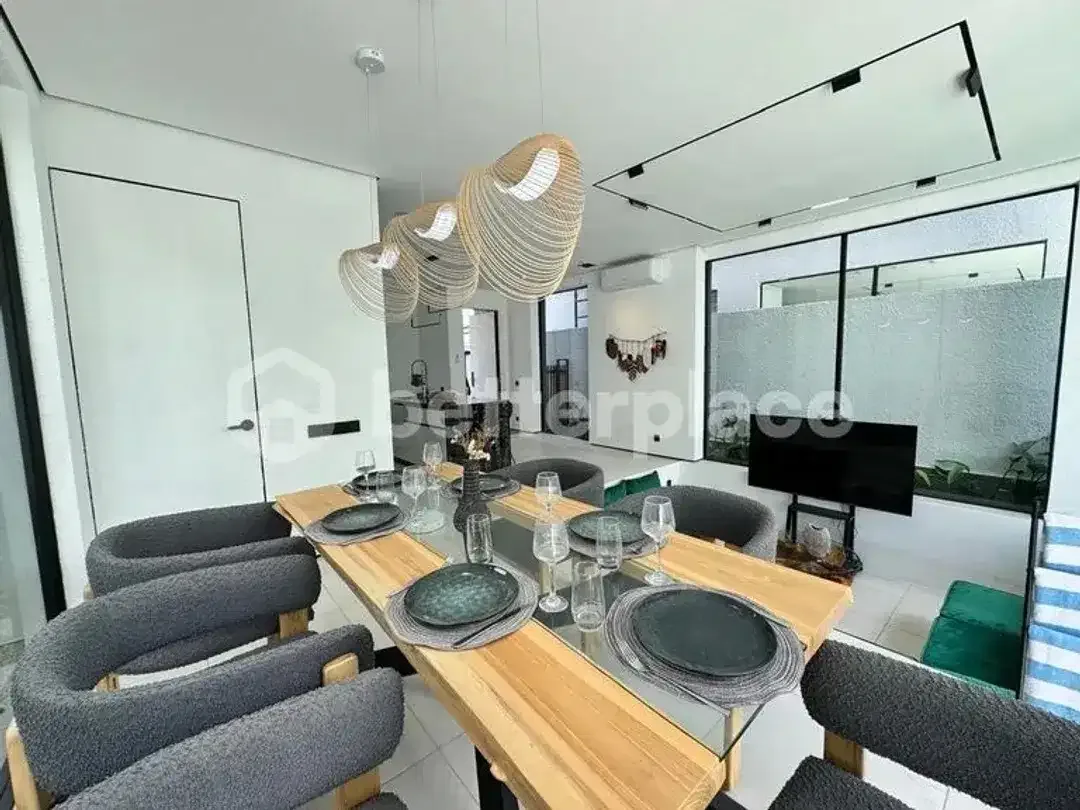 Sophisticated Tropical Sanctuary 3-Bed Villa in Prime Seminyak Offering Contemporary Luxury Living and Strong Bali Rental Returns - Image 2 of 10