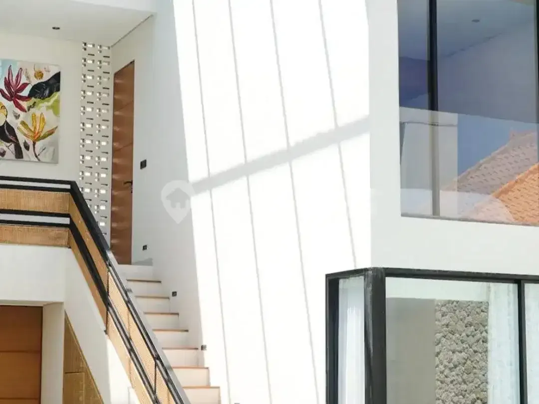 FOR SALE AMERICAN STYLE VILLA IN CEMAGI - Image 3 of 5