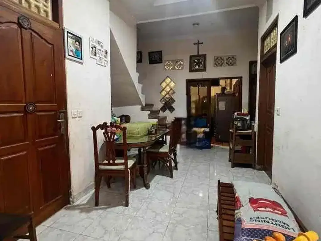 Dijual murah rumah 2 lantai  
Di jln gemitir kesiman kertalangu
Denpasar timur - Image 6 of 8