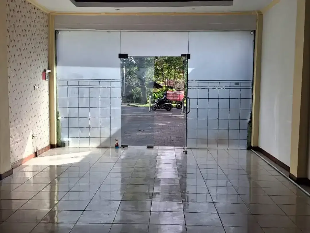 Disewakan gedung 2 lantai Lokasi Strategis di Renon - Image 2 of 5