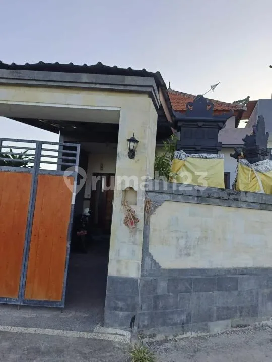 Rumah 1 Lantai Jalan Cekomaria Denpasar Utara - Image 1 of 4