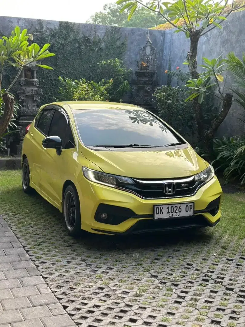 JAZZ RS 2017 FACELIFT MATIC ASLI BALI LOW KM ISTIMEWA SIAP PAKAI - Image 1 of 10