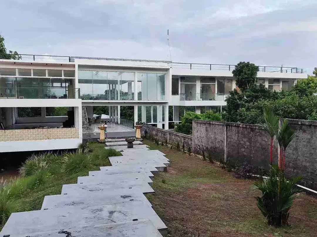 DIJUAL VILLA DI UNGASAN KUTA SELATAN BALI, DIJUAL VILLA DI KUTA BADUNG BALI - Image 1 of 10