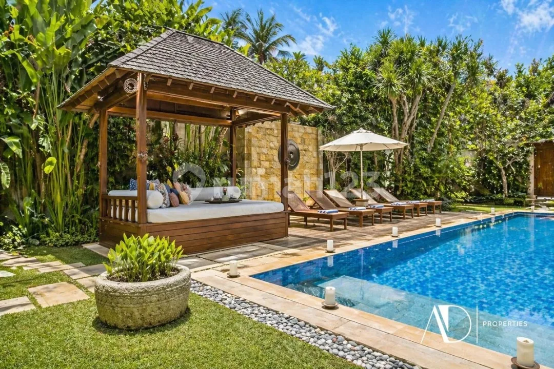 Freehold | 5-Bedroom Luxury Villa In Petitenget, Seminyak - Image 2 of 4