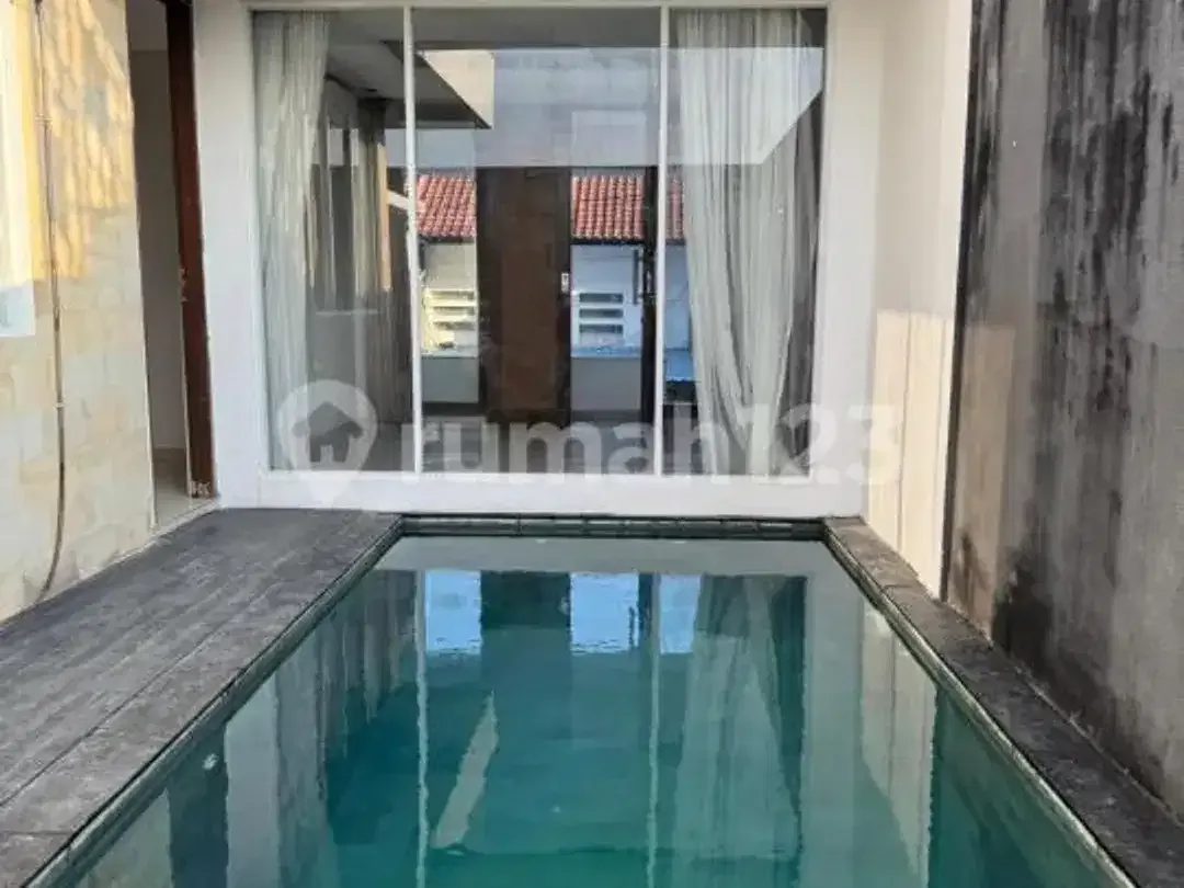 Dijual Villa Mewah Semi Furnished di Nusa Dua Bali - Image 2 of 10