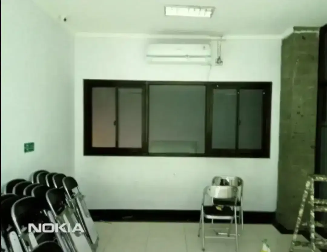 Cukup dengan stiker sanblas pengganti kaca tempered sedia kaca film - Image 1 of 1