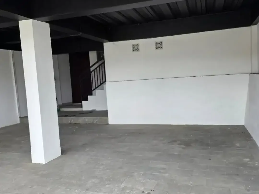 Ruko Strategis 3 Lantai di Pinggir Jalan Raya Utama – Jl. Gn. Tangkuban Perahu, Padang Sambian - Image 1 of 10