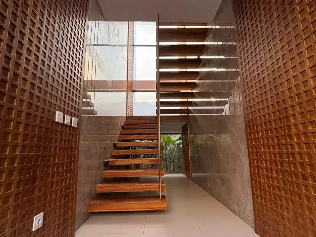 BRAND NEW VILLA IN CENTRAL SEMINYAK - Image 9 of 10