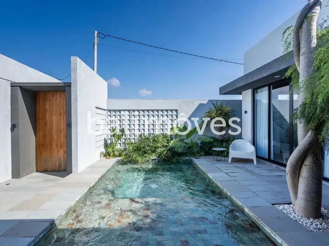 Vila Modern Dua Kamar Tidur yang Memukau di Sanur - Image 3 of 10